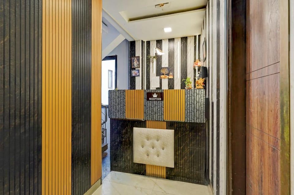 Ghoomle Season Rooms Grand Hotel in Delhi
