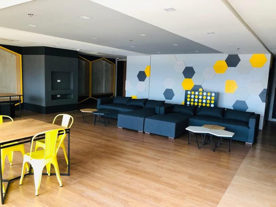 One BR Apt. Manhattan Plaza Araneta Center Cubao Apartment in Pasig