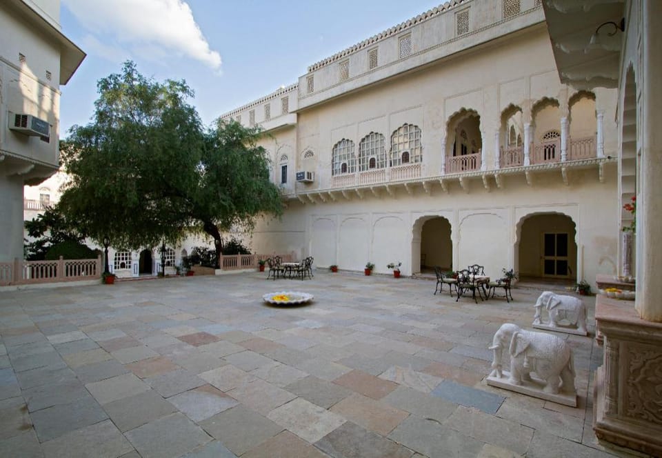 hotel castle alsisar Hotel in Haryana