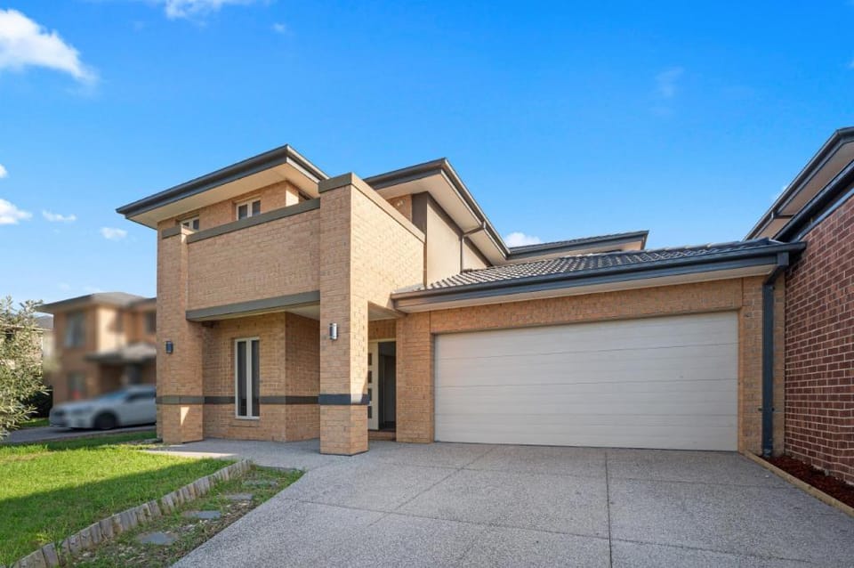 StayAU Point Cook Spacious 7BRM 5-bathroom Holiday Staycation Apartment in Melbourne