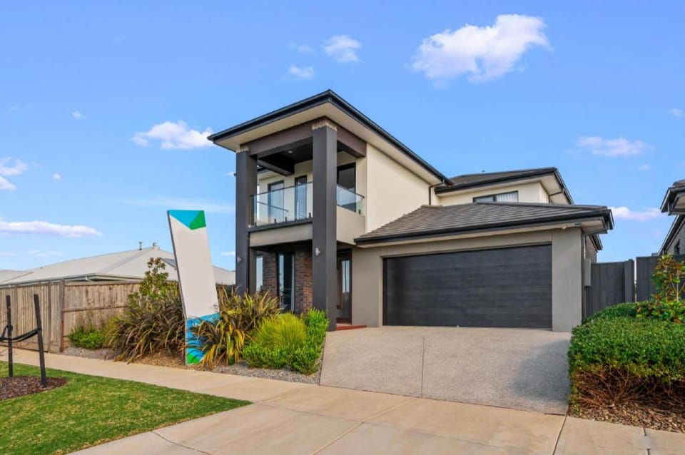 StayAU Werribee Gem Luxe Home Family Getaway 6Bed Netflix Apartment in Melbourne