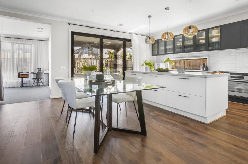 StayAU Werribee Gem Luxe Home Family Getaway 6Bed Netflix Apartment in Melbourne