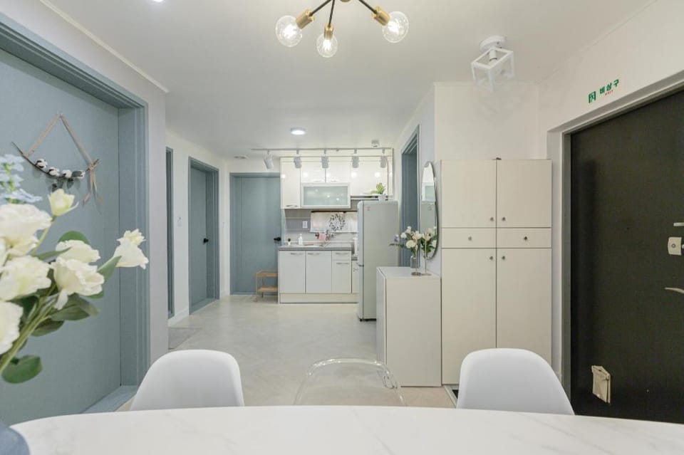 Sweet LUNA#2 Hongdae Stn.4min 3BR & Rooftop Apartment in Seoul