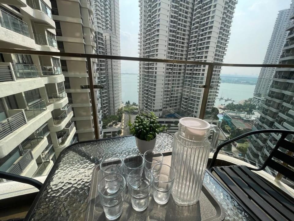 Simple • Poolview | Near CIQ Johor Bahru | 2B2B Vacation rental in Johor Bahru
