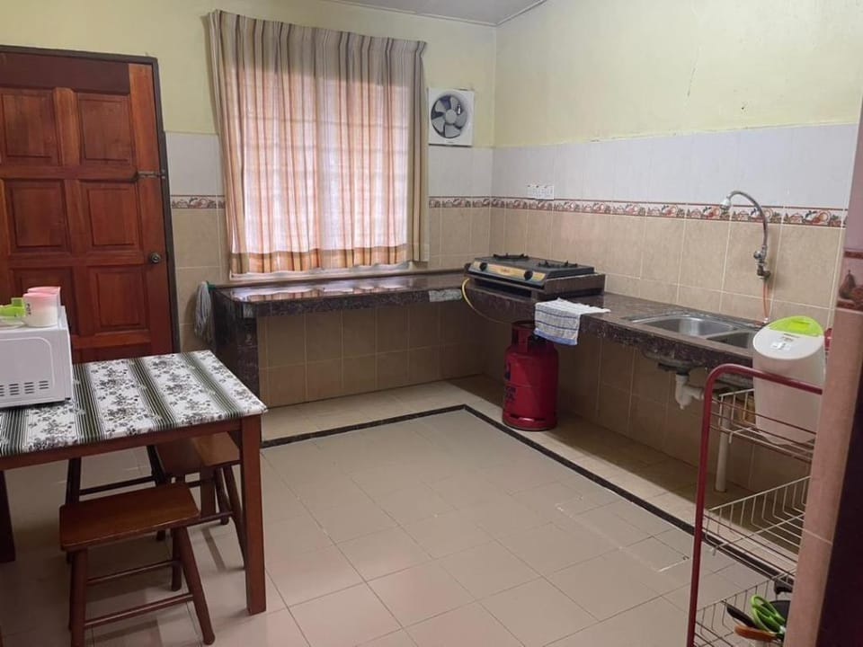 Homestay Sri Manjung Kak Ita  Vacation rental in Perak