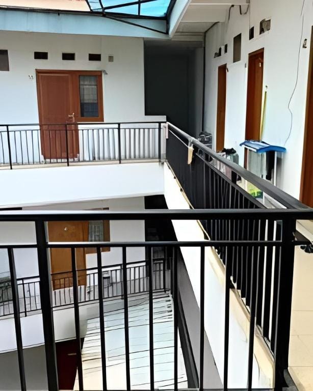 OYO Life 93158 Kost Asaka Hotel in Indonesia
