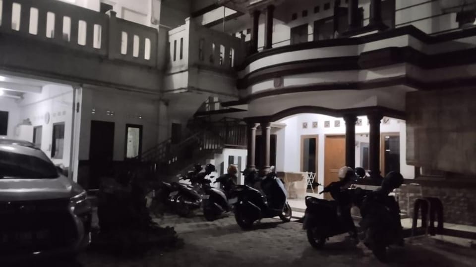 OYO Life 93160 Kost Jenny Karawang Hotel in West Java