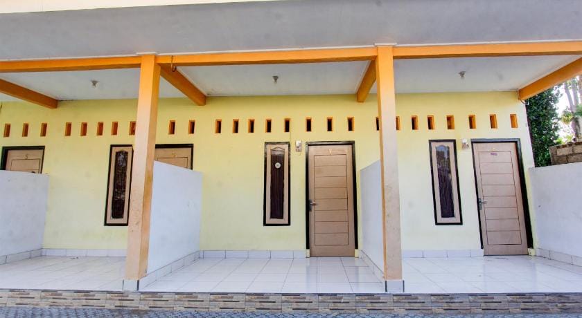 OYO Life 93156 Rumah Kosan Hotel in West Nusa Tenggara, Indonesia