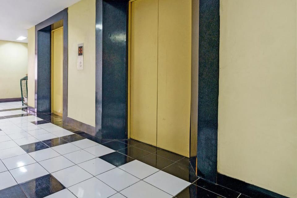 OYO Life 93170 Apartement Gateway Cicadas By Mr Pro Hotel in Bandung