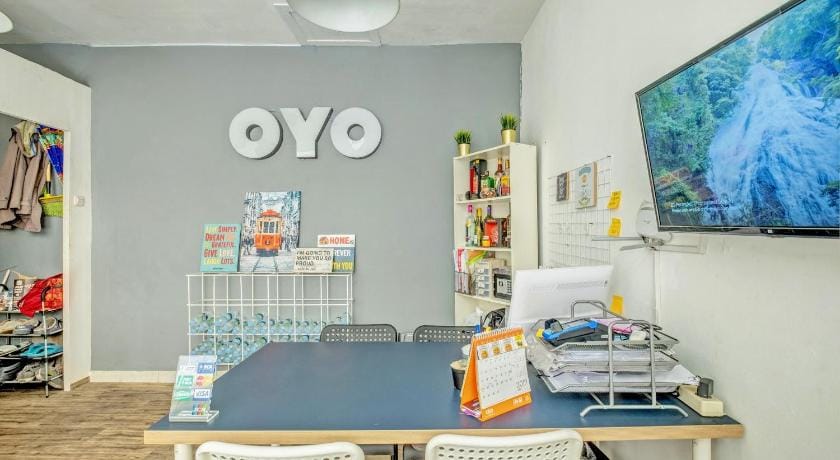 OYO Life 93097 Apartemen Gateway Pasteur By Kaisar Room Hotel in Bandung