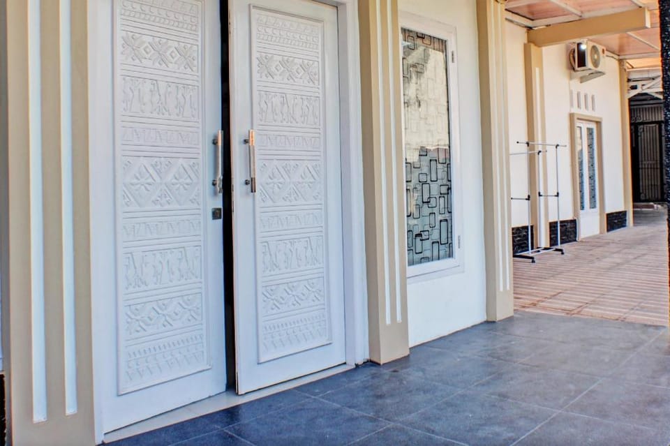 OYO Life 93138 Anugrah Kost Syariah Hotel in Indonesia