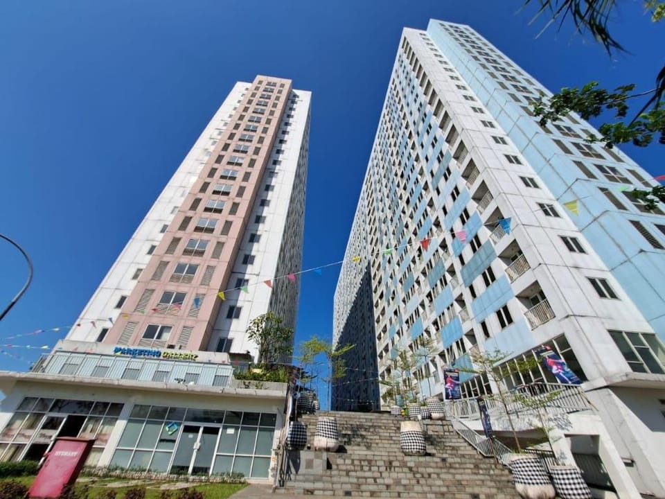 OYO Life 93140 Apartment Grand Sentraland By Fahri Hotel in West Java