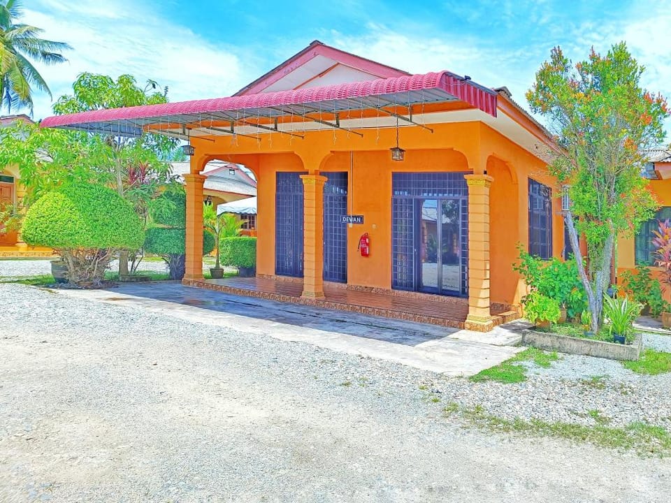 Chalet Yunie Marang by RVH Hotel in Terengganu, Malaysia