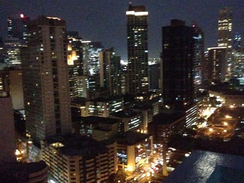 Expats Wife's Loft 1 BR Apartment in Pasay