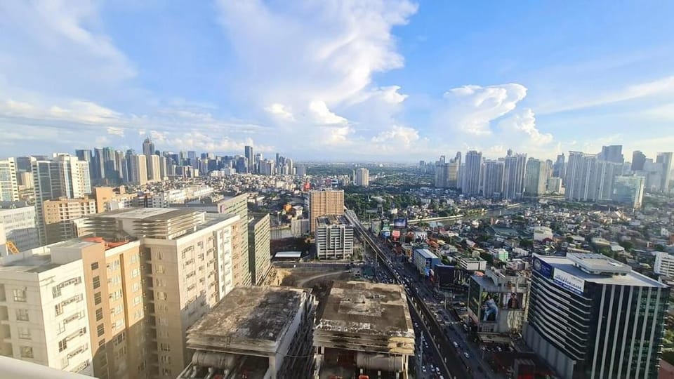 Cozy Condotel near MRT Station Apartment in Mandaluyong