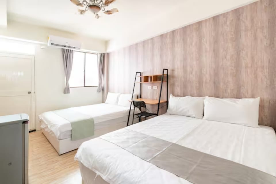 Taichung elevator8-10people 3 suite with balcony2R Apartment in Fujian