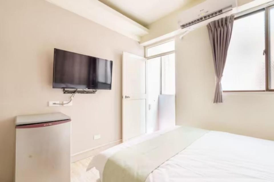 Taichung elevator8-10people 3 suite with balcony2R Apartment in Fujian