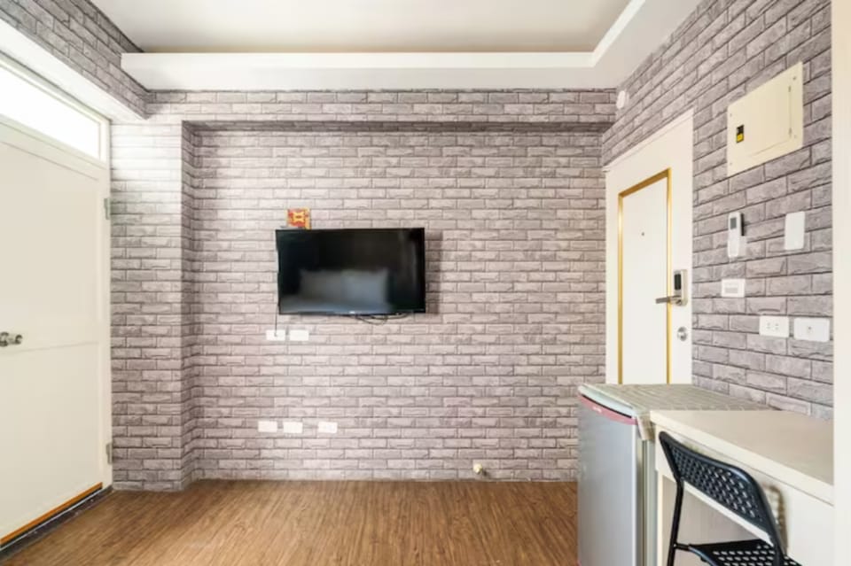 Taichung elevator8-10people 3 suite with balcony2R Apartment in Fujian