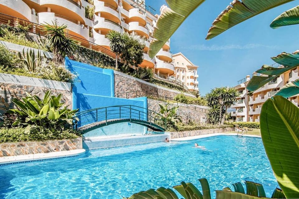 PENTHOUSE DUPLEX PUERTO BANUS POOL PADDLE WIFI BBQ Apartment in Marbella