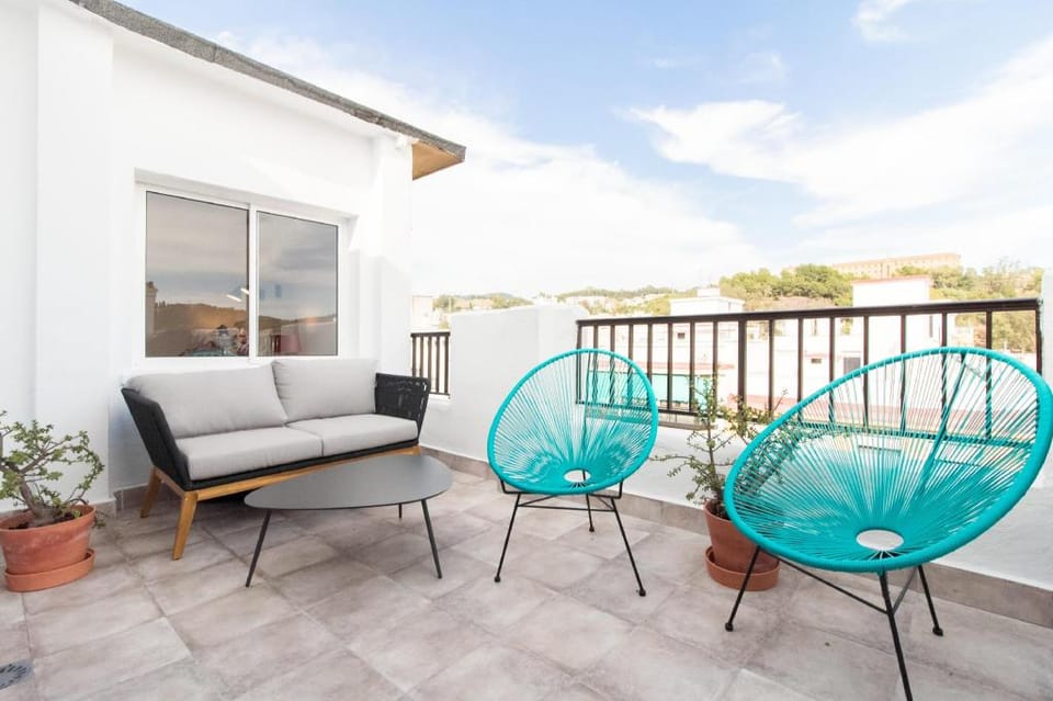 RENOVATED PENTHOUSE TERRACE BBQ WIFI MODERN MALAGA Apartment in Malaga