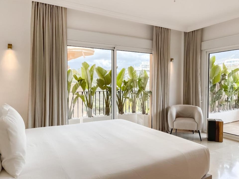 LUXURY RESORT POOLS GYM SPA RESTAURANT KIDS CLUB PARKING Apartment in Marbella