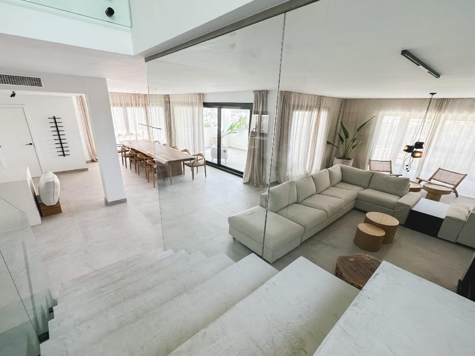 Luxury 7BED Pool Villa Jacuzzi Cinema Bbq Sunset Apartment in Marbella