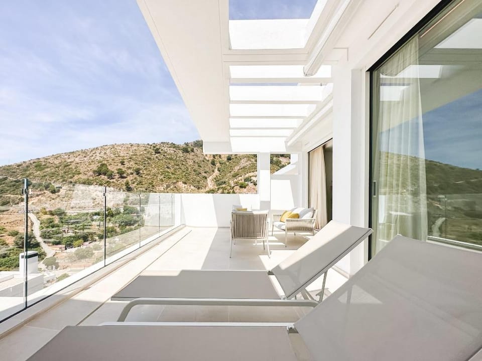 Luxury Palo Alto Apartment Ocean Views Marbella Apartment in Sierra de las Nieves