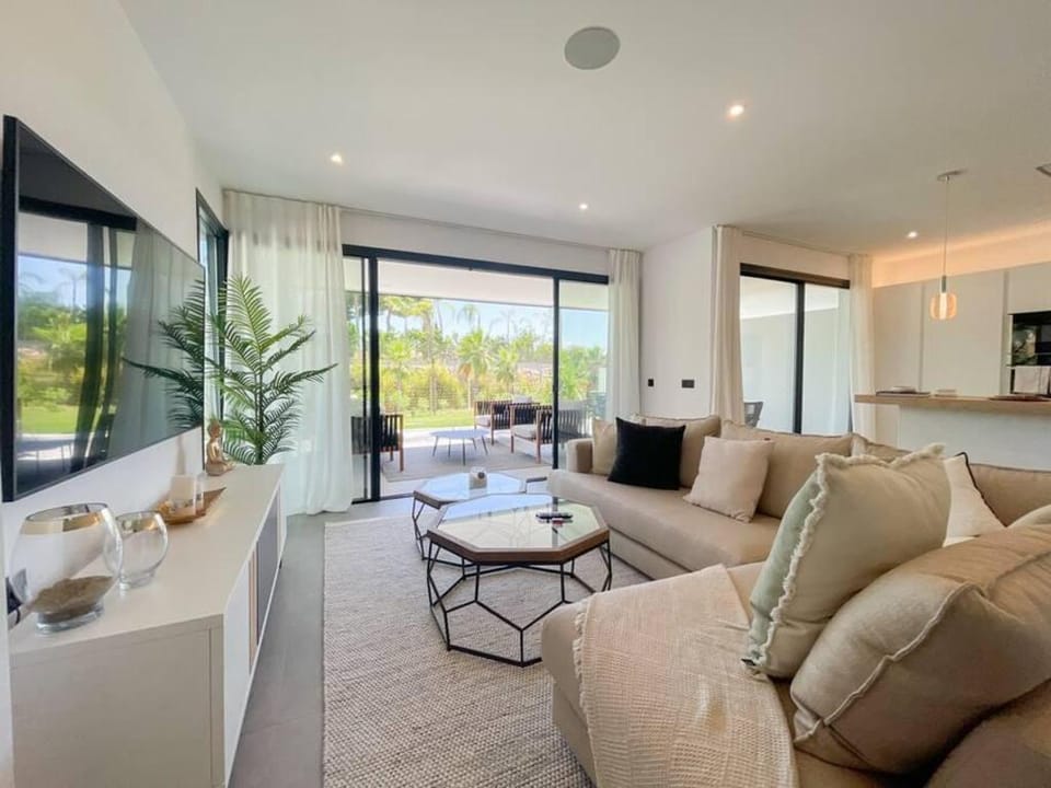 New luxury apartment in family resort w pools wifi Apartment in Costa del Sol