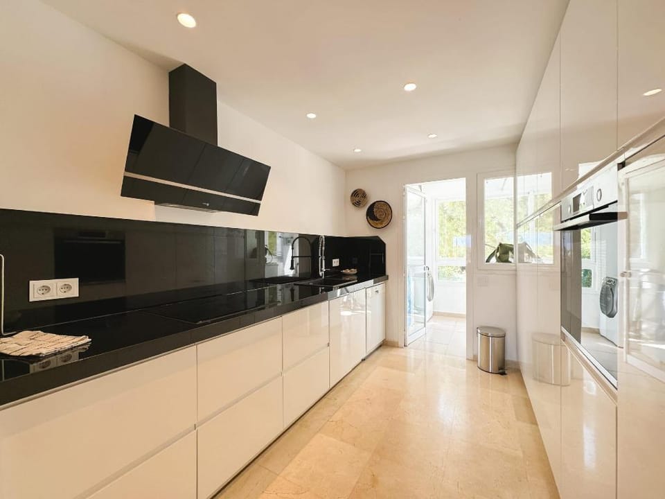 Rooftop Penthouse La Quinta Outdoor Kitchen Wifi Apartment in Marbella