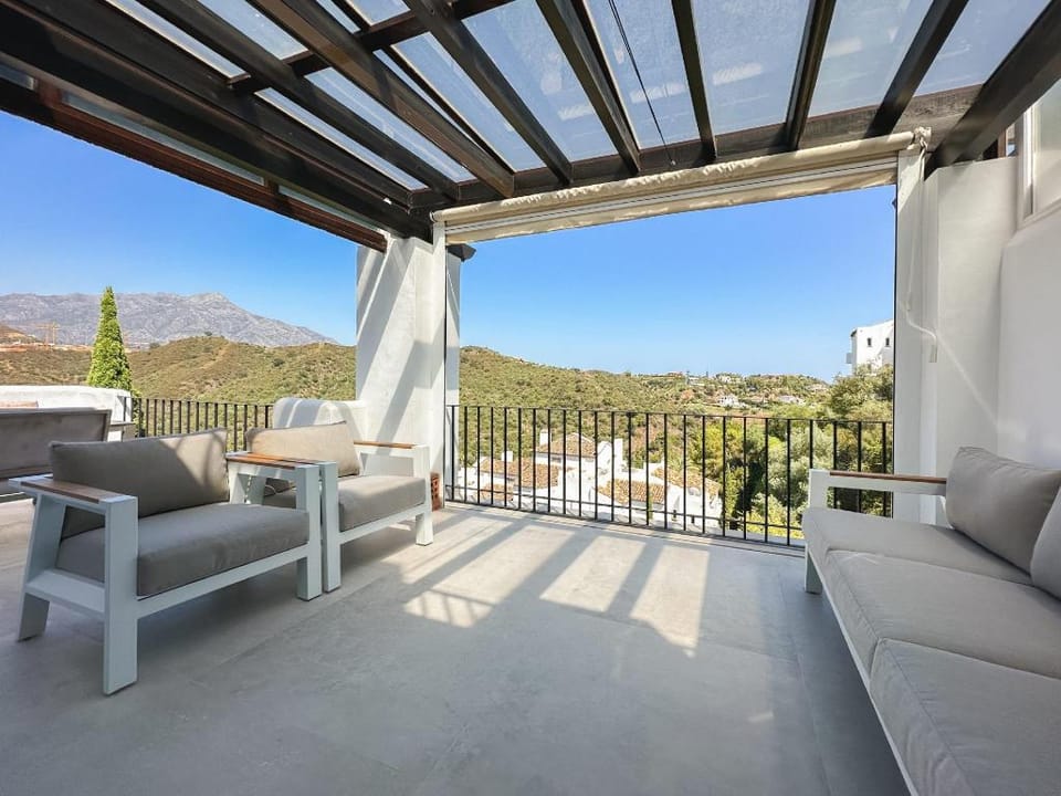 Rooftop Penthouse La Quinta Outdoor Kitchen Wifi Apartment in Marbella