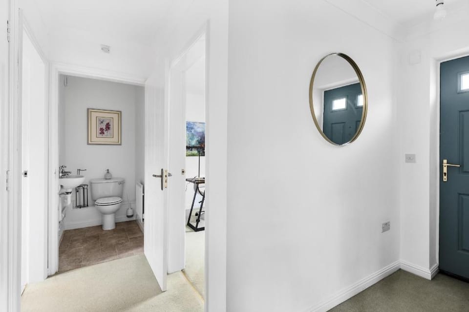 Luxurious 3 Bed House with Free Parking Vacation rental in Braintree