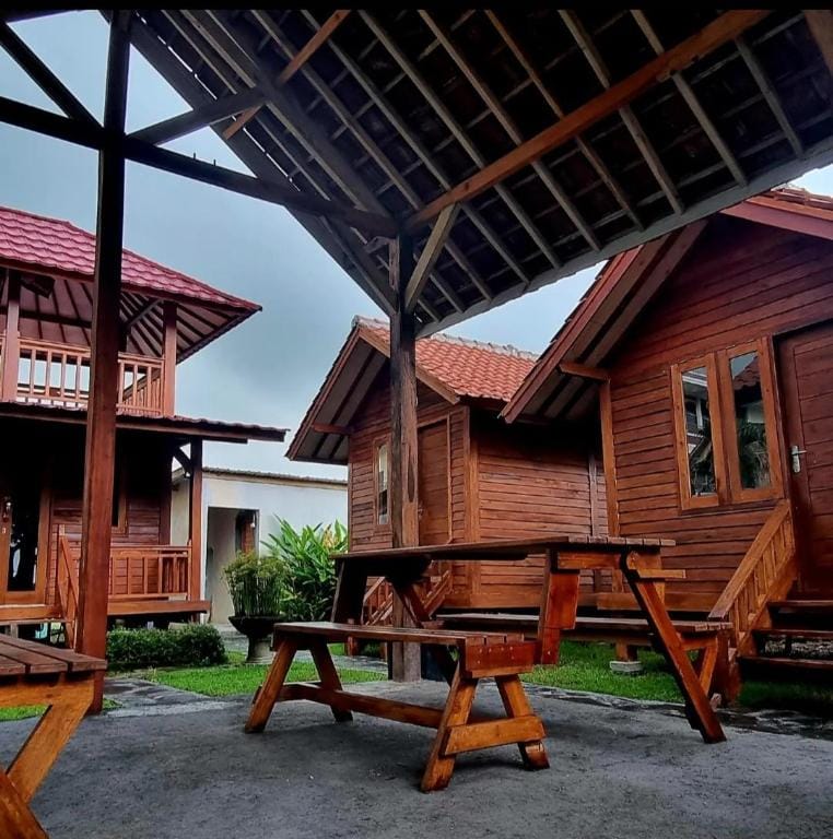 Mayeka Transit Hostel Bandara Internasional Lombok Vacation rental in West Praya
