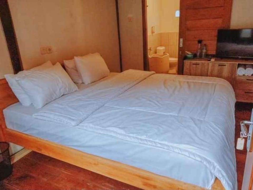Mayeka Transit Hostel Bandara Internasional Lombok Vacation rental in West Praya