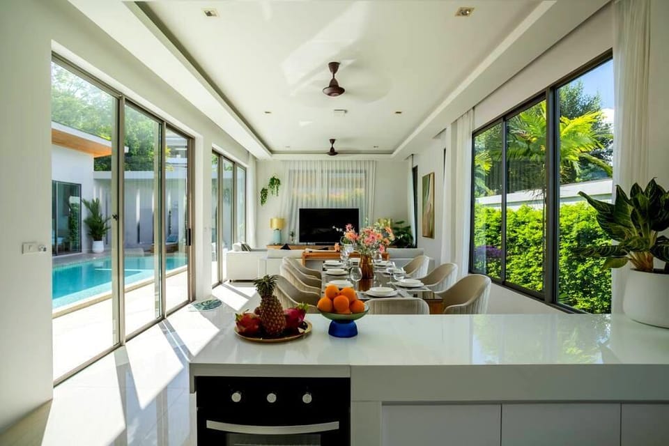 Villa Mimosa III, Spacious 4 Bedroom Private pool  Villa in Rawai