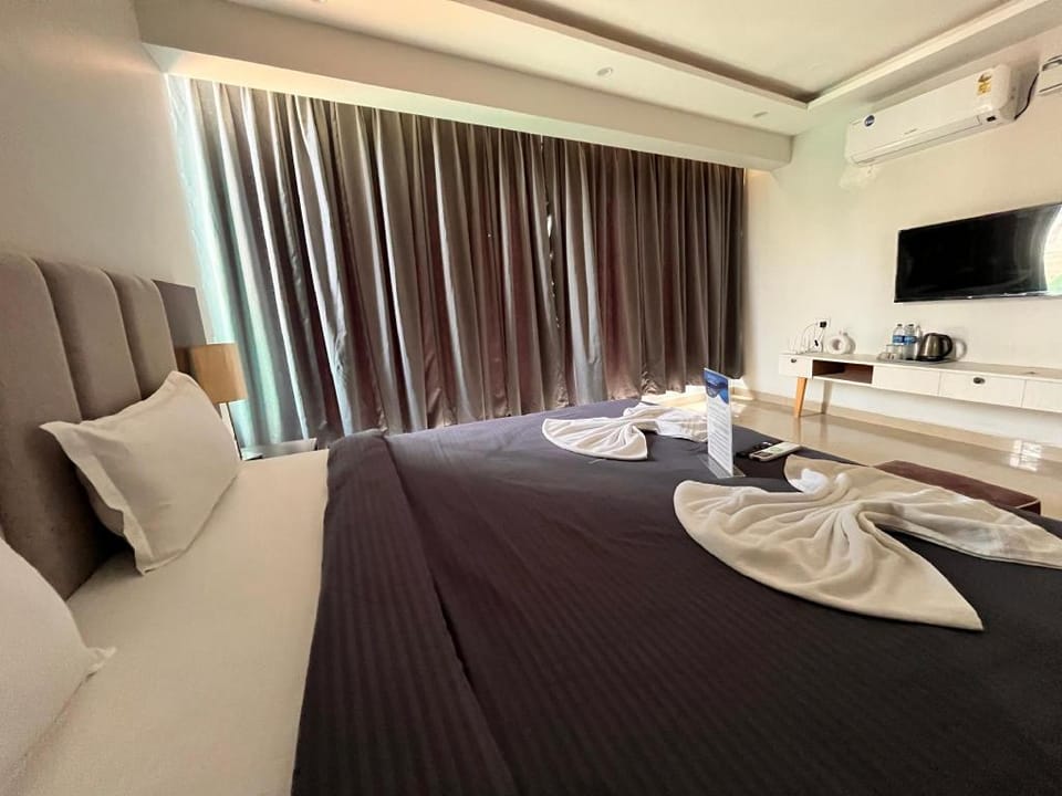 BAGA BEACHFRONT Hotel in Baga