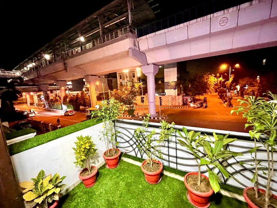 Lime Stays GK-1 ,  next to Kailash Colony metro Vacation rental in New Delhi