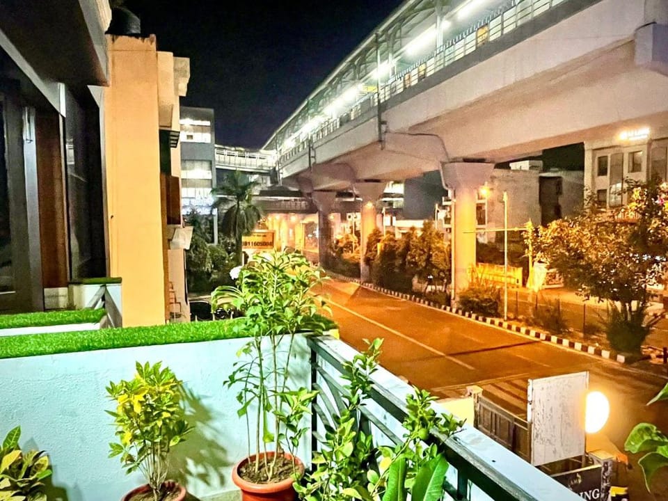 Lime Stays GK-1 ,  next to Kailash Colony metro Vacation rental in New Delhi