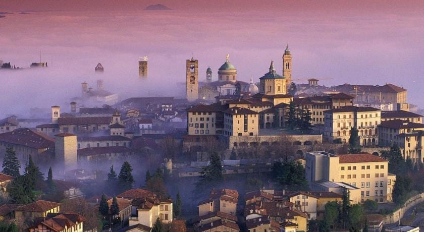 DONIZETTI ROYAL ROOMS Hotel in Lombardy