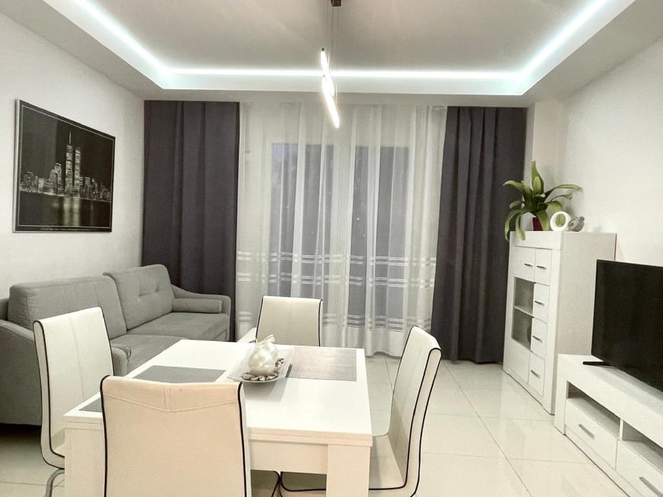 I&M Sikorskiego with one bedroom (2nd floor) Apartment in Wroclaw