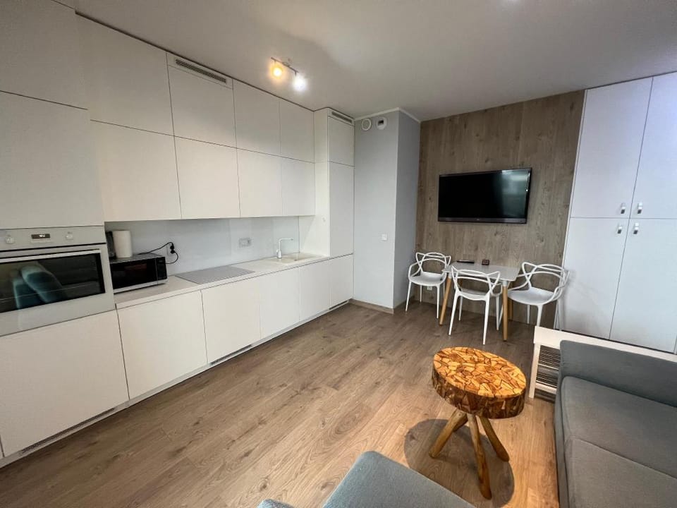 I&M Sikorskiego, river & city view, conditioning Apartment in Wroclaw