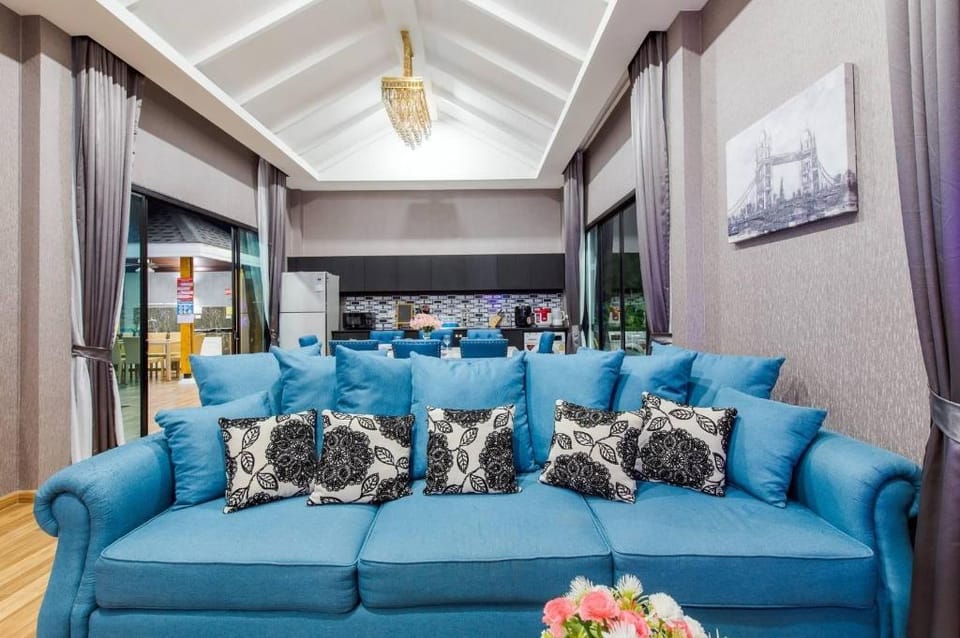 Golden house privacy poolvilla Villa in Thailand
