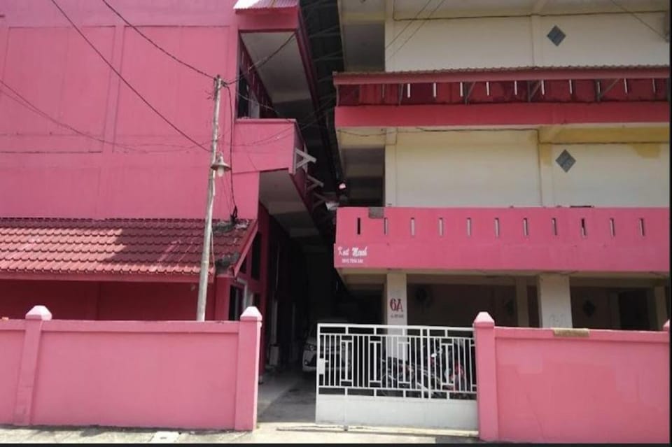 Hotel O Merah House Hotel in West Sumatra, Indonesia