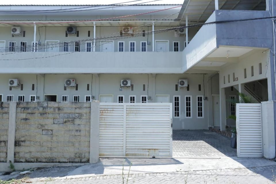 Hotel O Kost Eksklusif Syariah Hotel in East Java