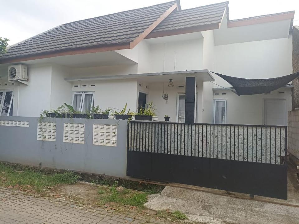 Homestay Syariah - Oemah Oline Purwokerto Vacation rental in Indonesia