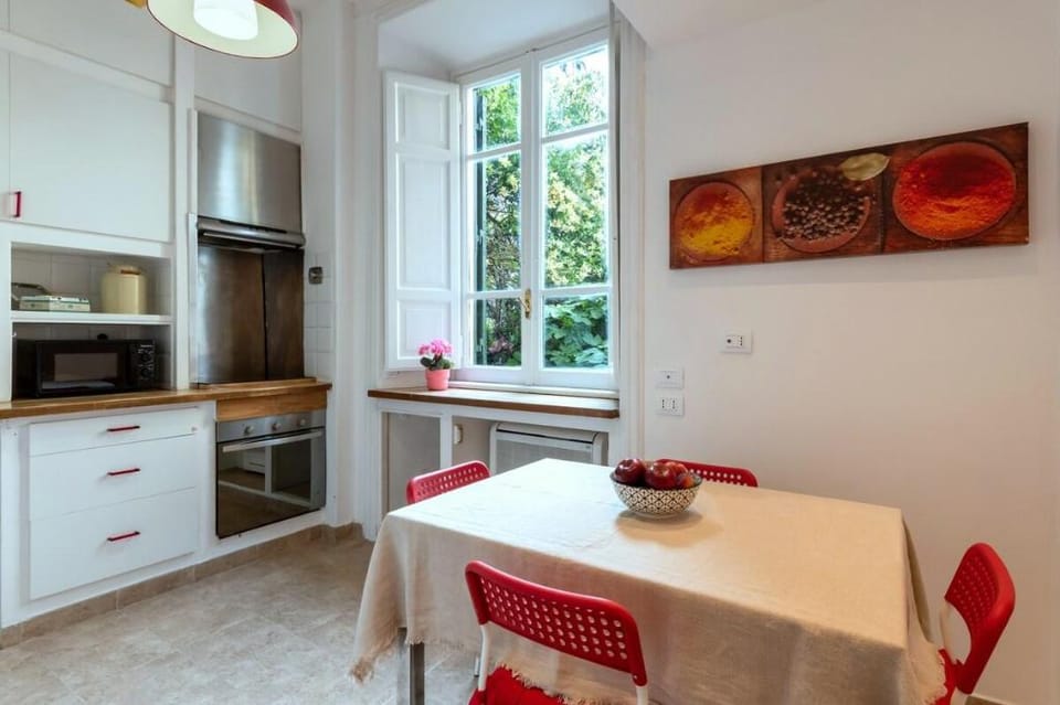 Green window, an oasis of greenery and relaxation. Apartment in Rome