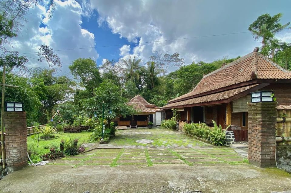 TwoSpaces Living at Pondok Pakde, Jogja Bed and Breakfast in Special Region of Yogyakarta