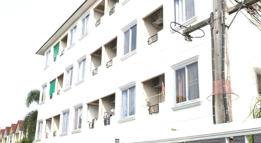 NOW'S HOSTEL Apartment in Chon Buri Changwat