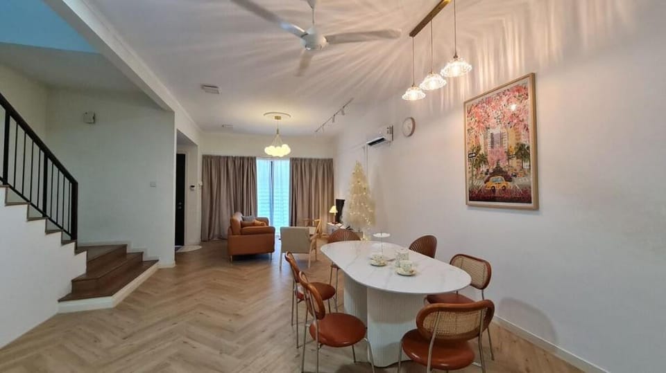 Setia Alam/Klang lovely CC House 2 for 6-8 pax Vacation rental in Selangor, Malaysia