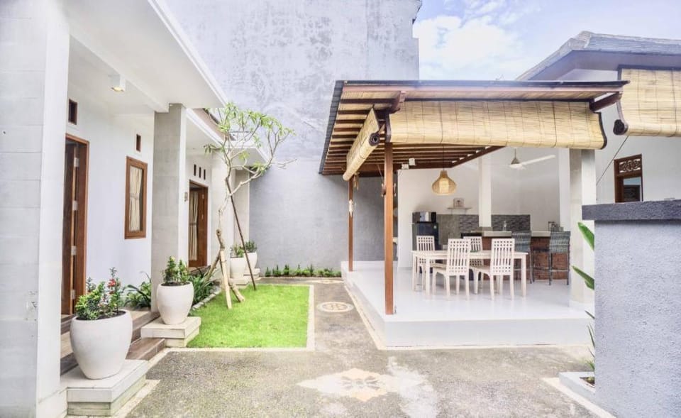 Cozy Two Bedroom Villa Villa in North Kuta