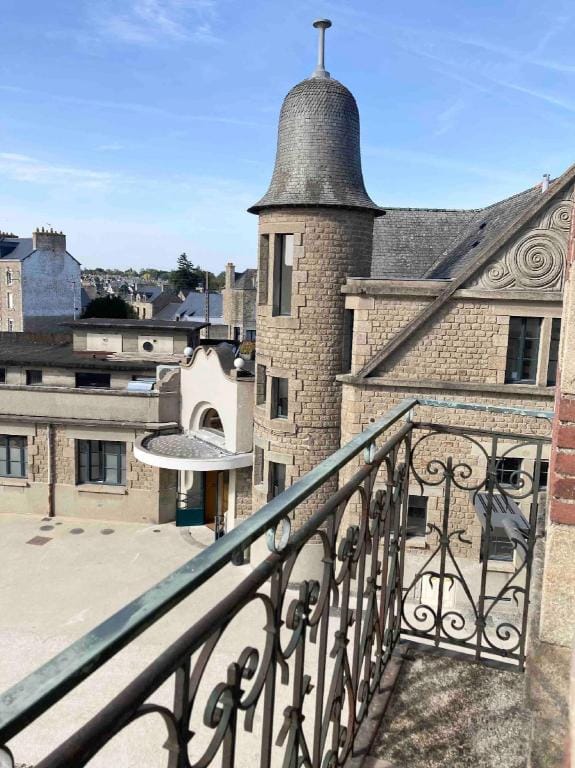 La Belle Consigne - Appart T2 Dinan Centre Gare Apartment in Brittany